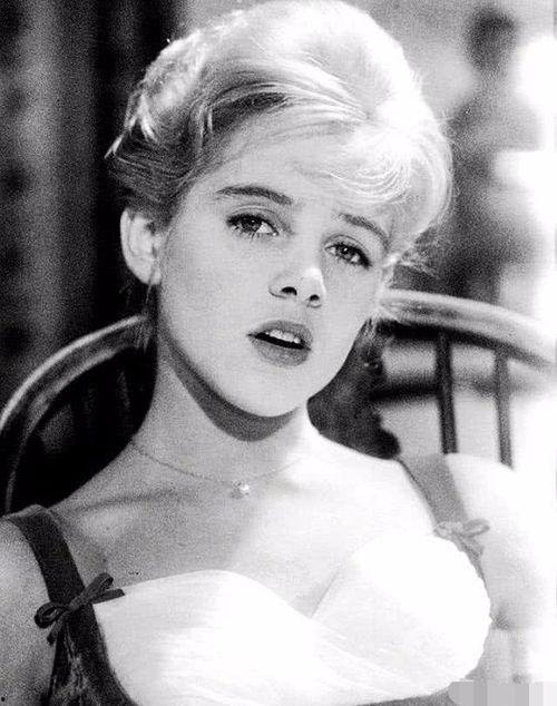 八百演员白,演绎传奇，塑造经典