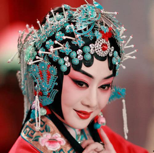 京剧演员李胜素,京剧名伶李胜素的艺术人生与传承之路