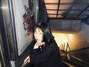 上海网红何某的照片,颜值与才华并存，揭秘她的魅力人生