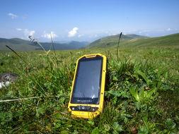 手机族图片,现代生活的“屏幕依赖”现象解析